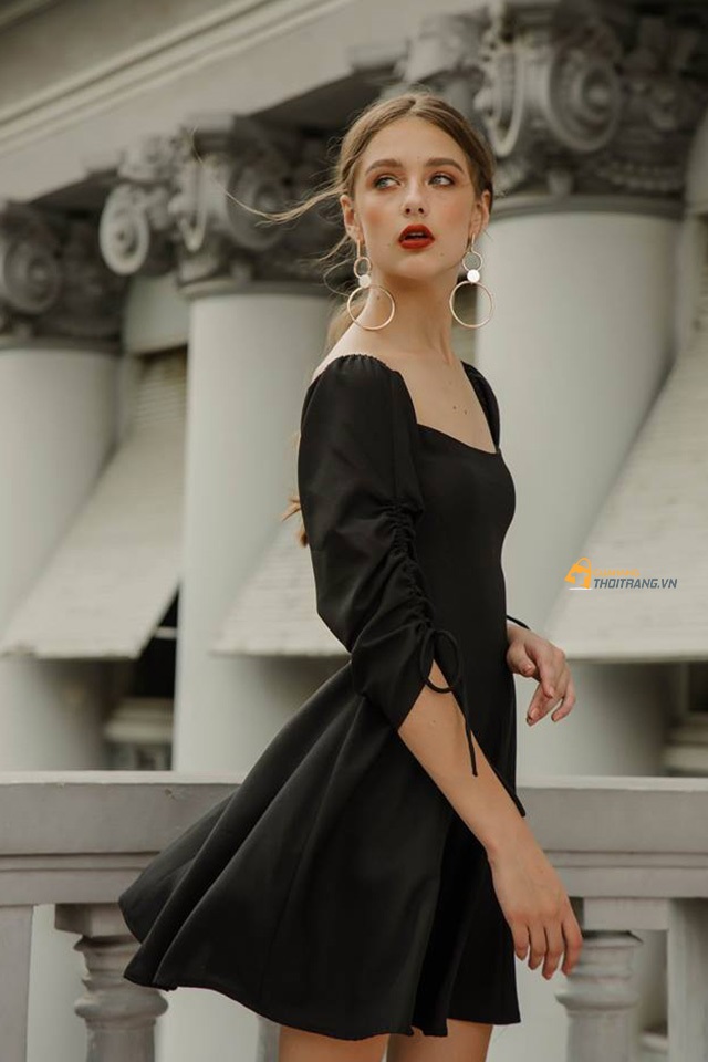 Váy liền màu đen phong cách thời trang cổ điển